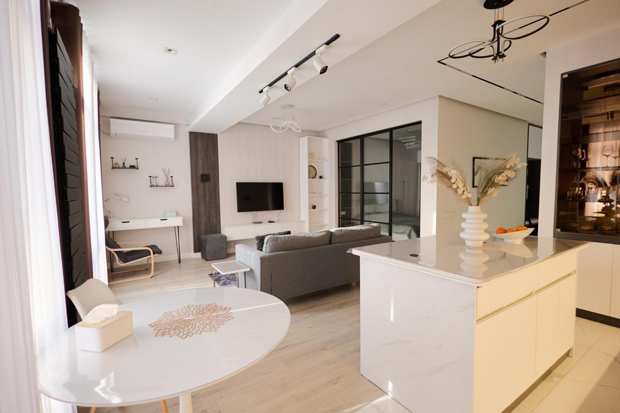 Lovely 1-Bedroom Rental Unit In Downtown Dushanbe Exterior photo